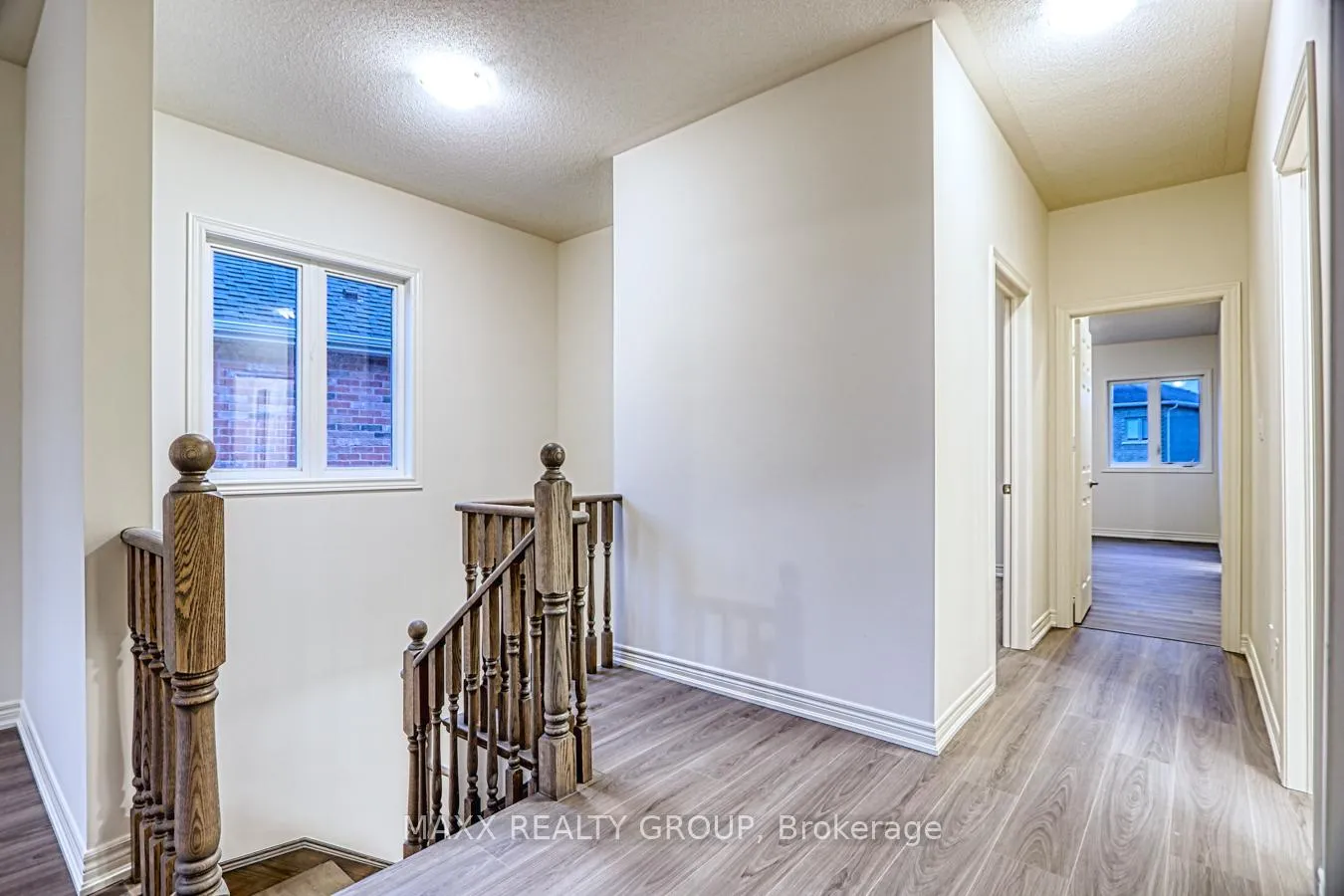 Photo 19 of 297 Great Falls Boulevard, Hamilton, Waterdown — HOMEH