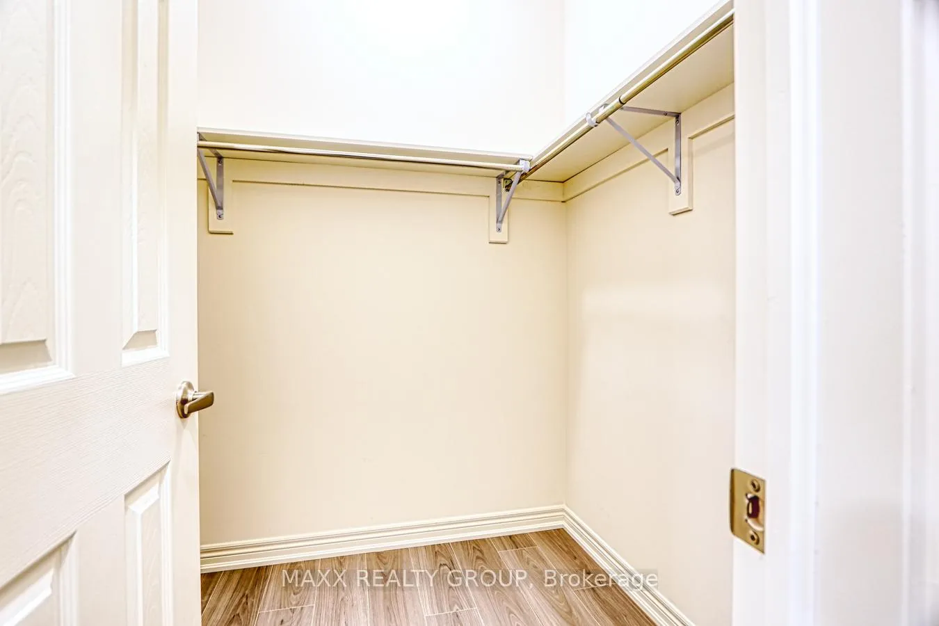 Photo 26 of 297 Great Falls Boulevard, Hamilton, Waterdown — HOMEH