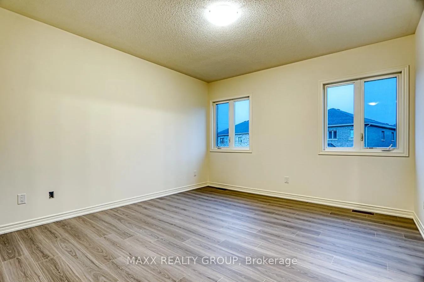 Photo 27 of 297 Great Falls Boulevard, Hamilton, Waterdown — HOMEH