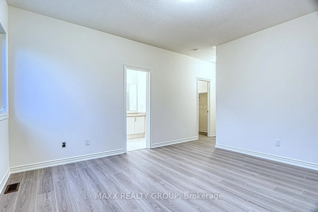 Photo 29 of 297 Great Falls Boulevard, Hamilton, Waterdown — HOMEH