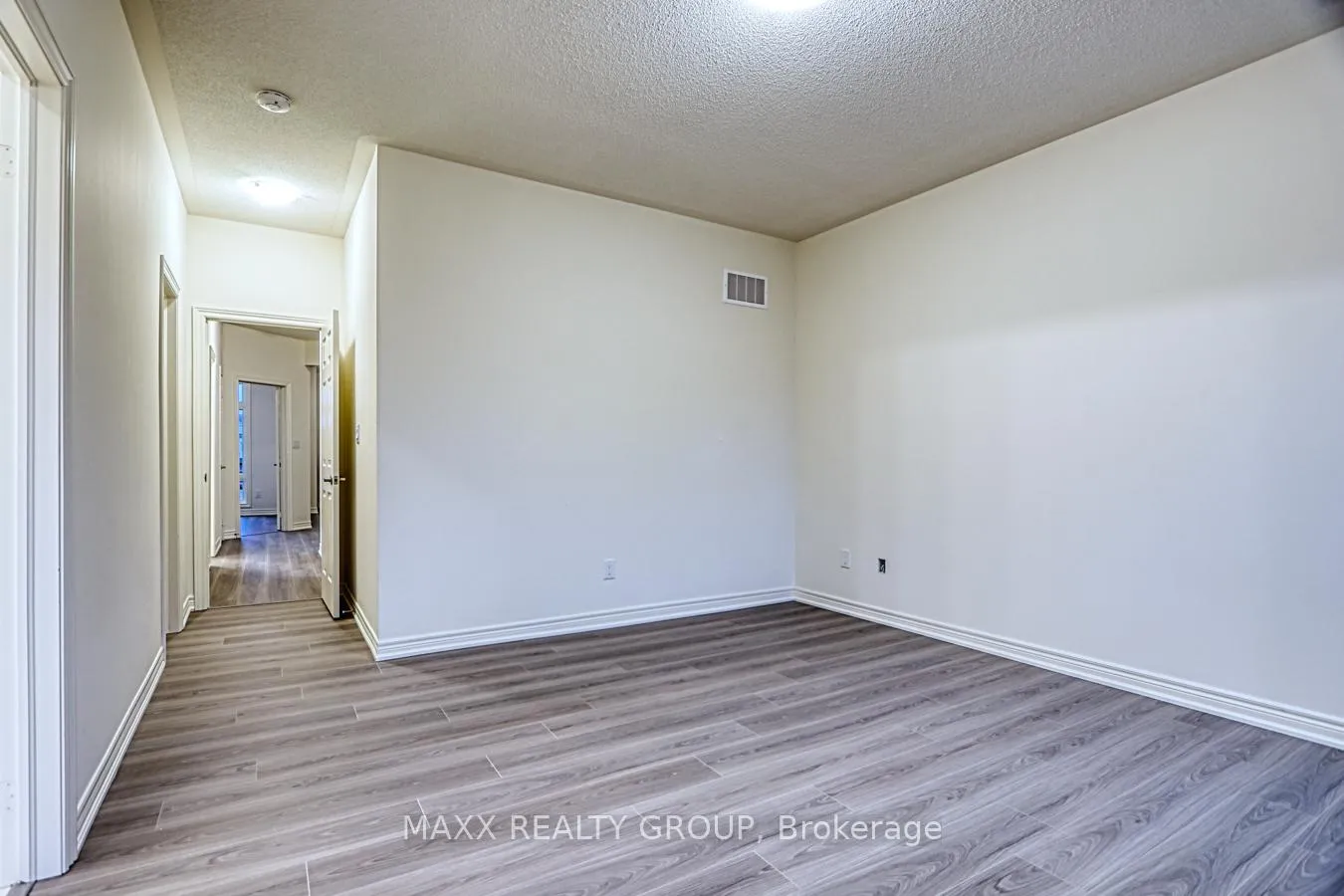 Photo 30 of 297 Great Falls Boulevard, Hamilton, Waterdown — HOMEH