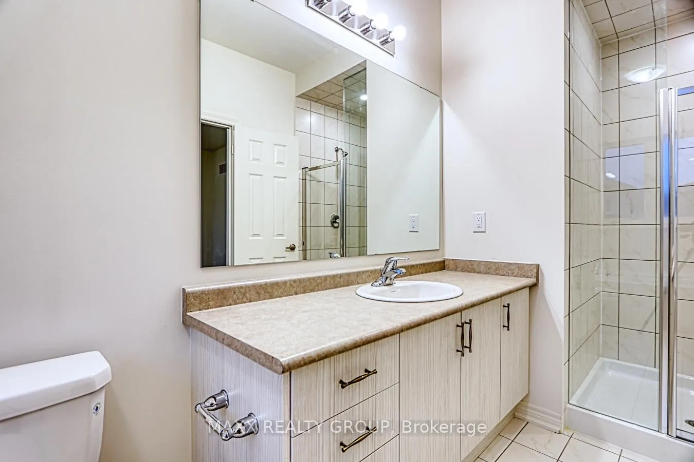 Photo 32 of 297 Great Falls Boulevard, Hamilton, Waterdown — HOMEH