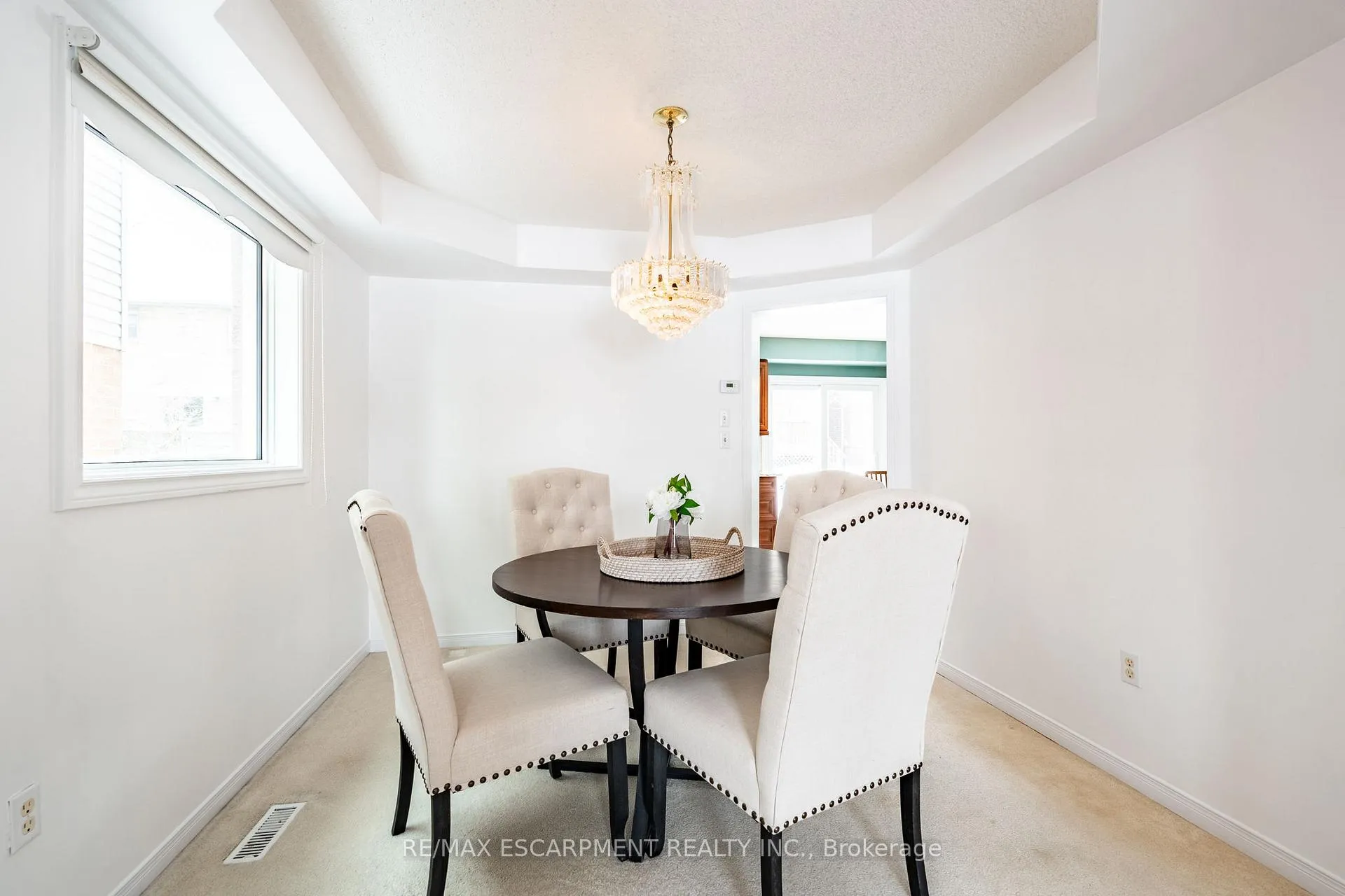 Photo 9 of 13 Waterwheel Crescent, Hamilton, Waterdown — HOMEH