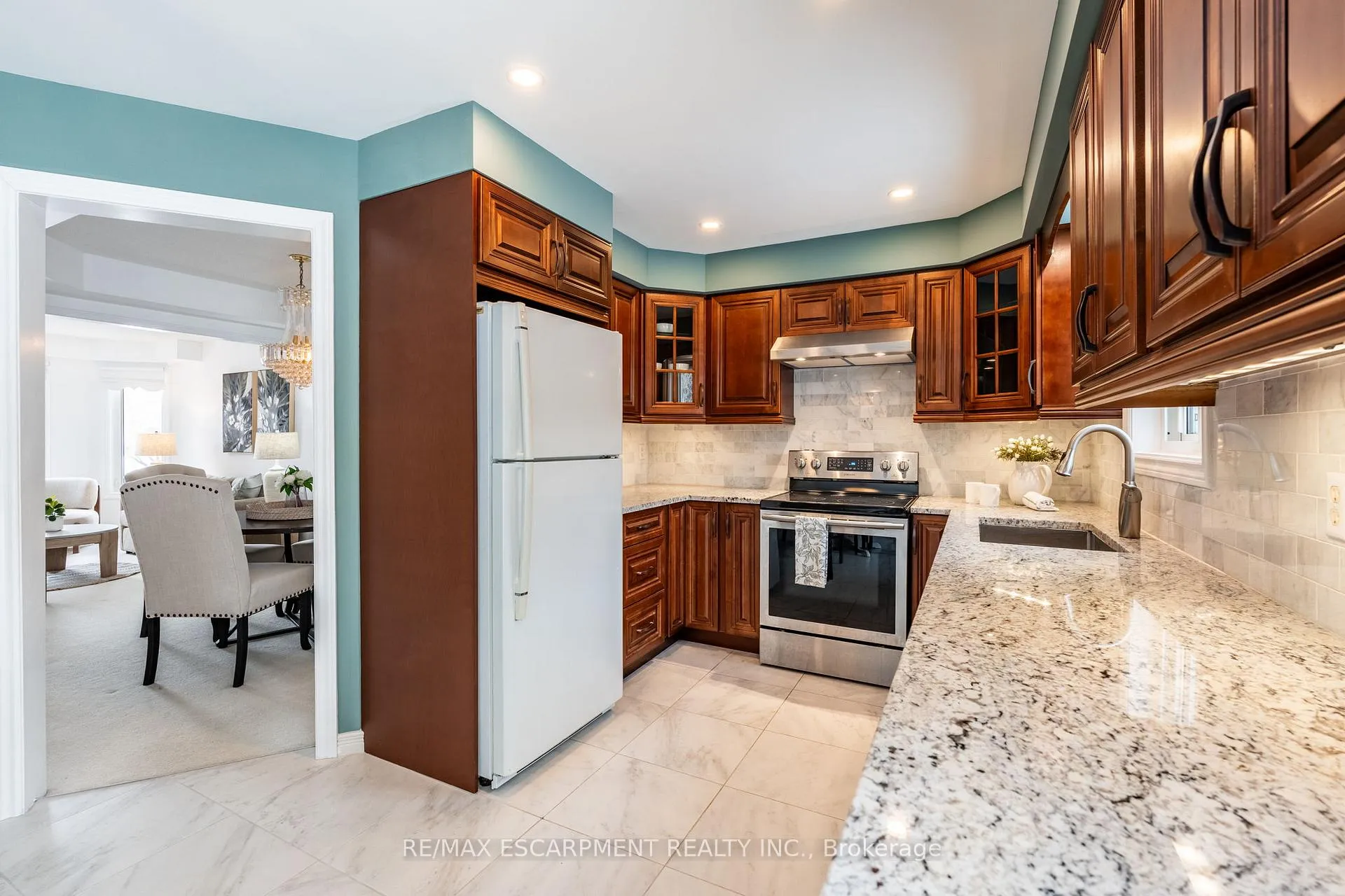 Photo 13 of 13 Waterwheel Crescent, Hamilton, Waterdown — HOMEH
