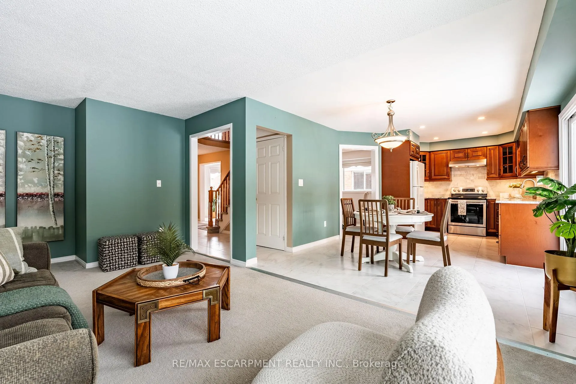 Photo 16 of 13 Waterwheel Crescent, Hamilton, Waterdown — HOMEH