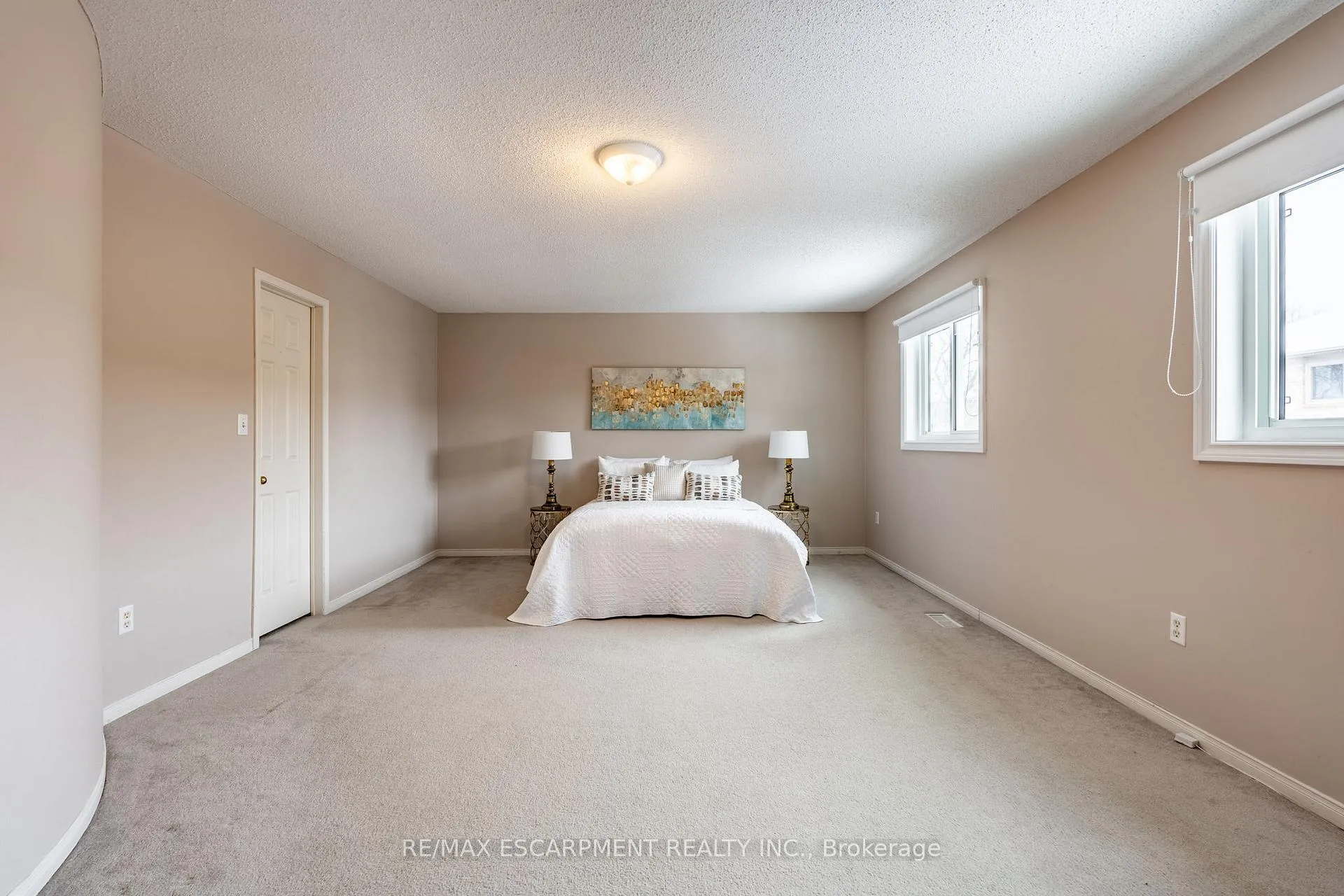 Photo 22 of 13 Waterwheel Crescent, Hamilton, Waterdown — HOMEH
