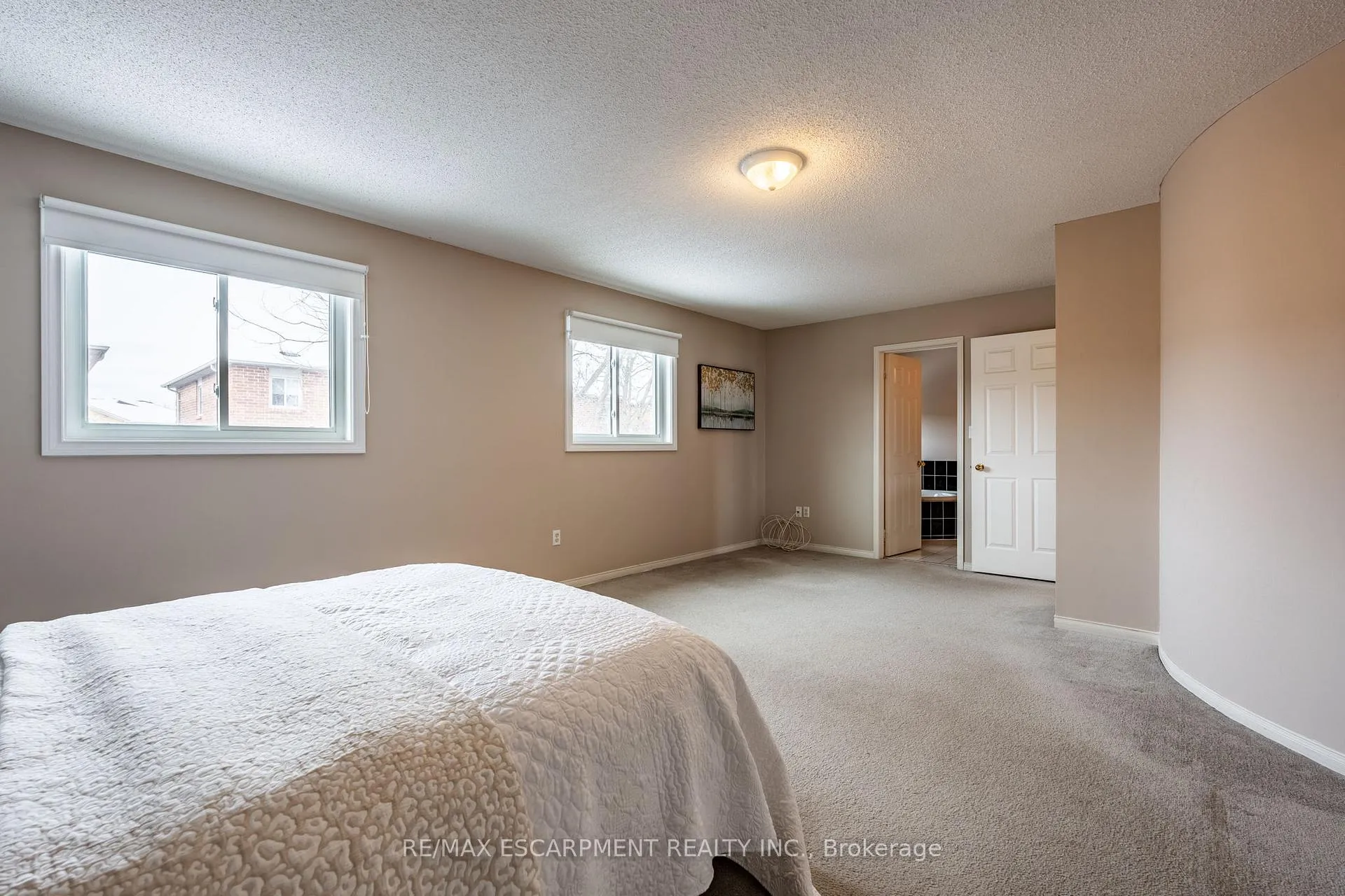 Photo 23 of 13 Waterwheel Crescent, Hamilton, Waterdown — HOMEH