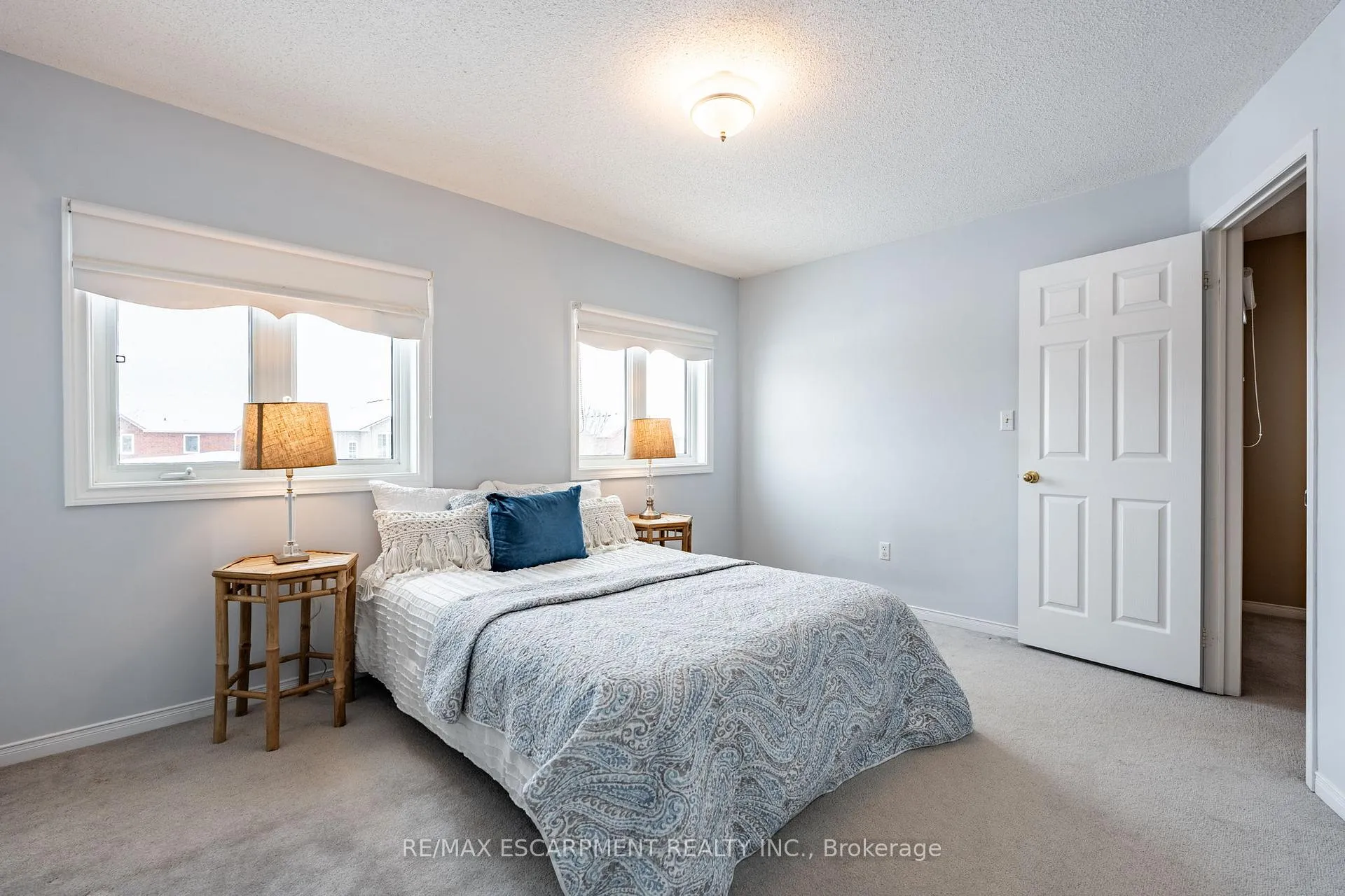 Photo 28 of 13 Waterwheel Crescent, Hamilton, Waterdown — HOMEH