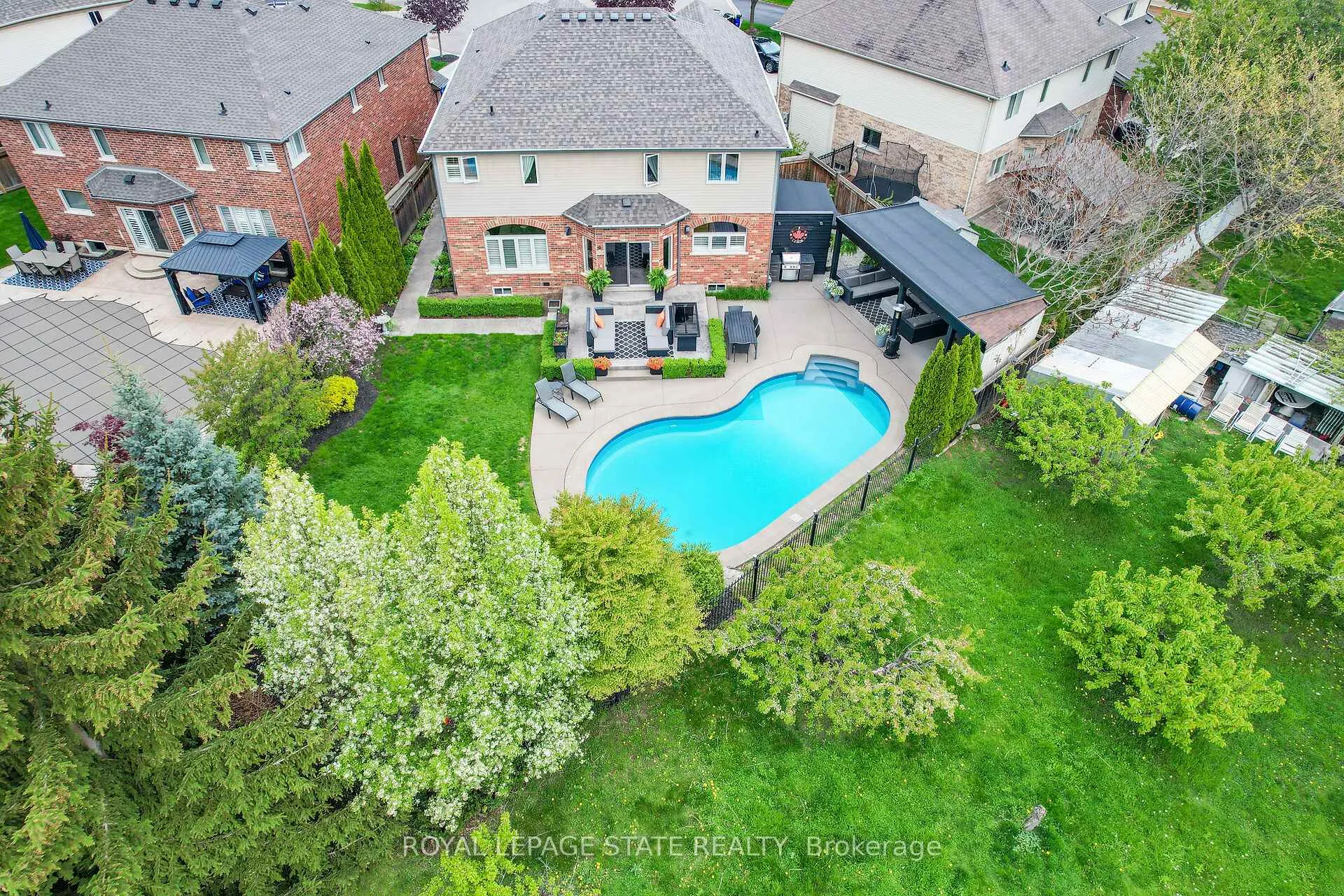 Photo 1 of 20 Catalpa Court, Grimsby, Grimsby West — HOMEH