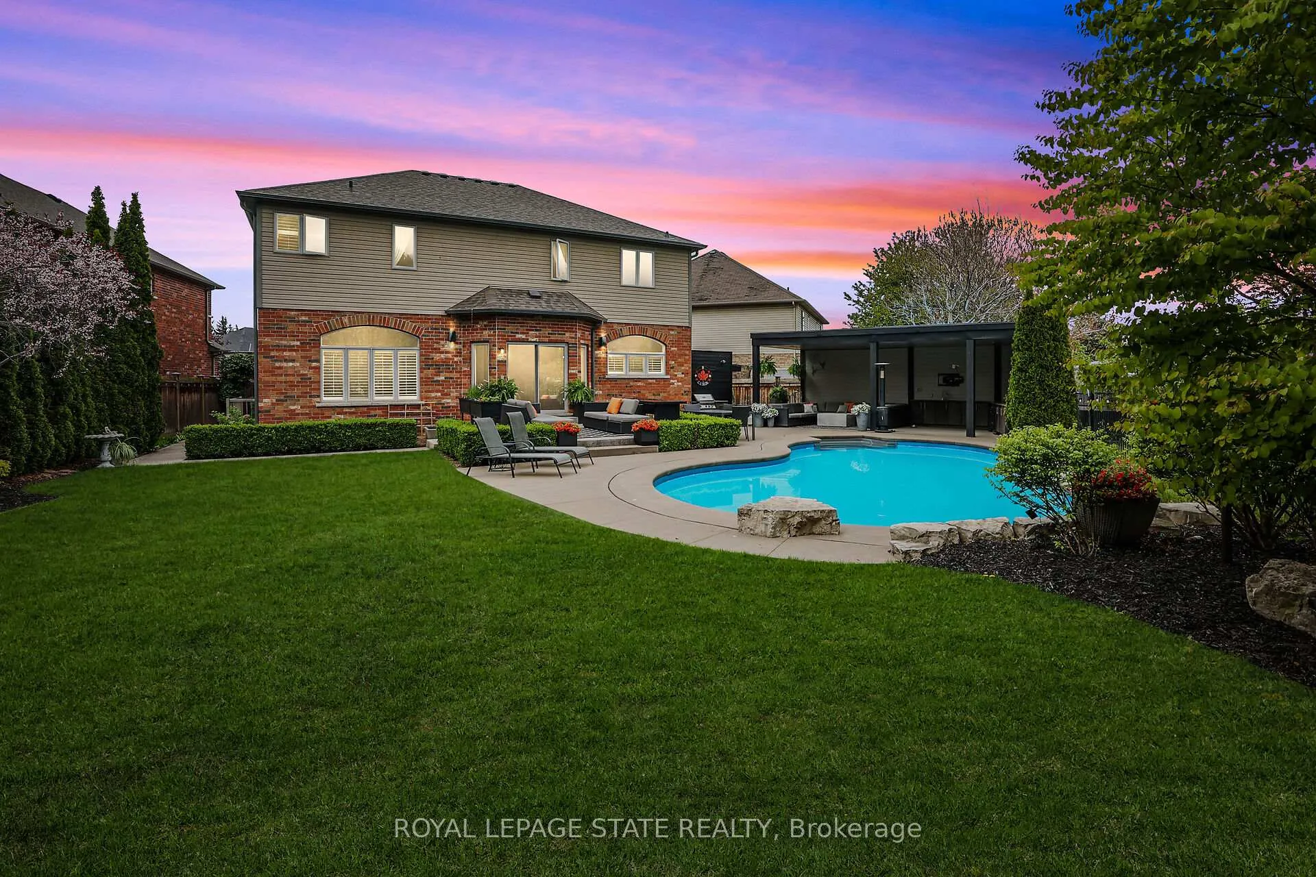 Photo 4 of 20 Catalpa Court, Grimsby, Grimsby West — HOMEH