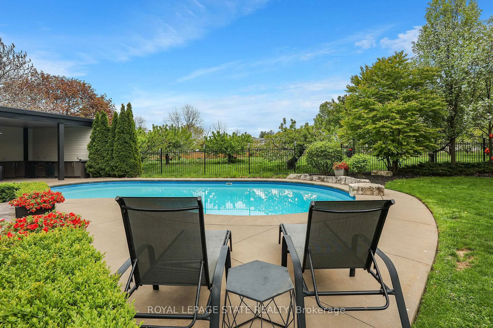 Photo 6 of 20 Catalpa Court, Grimsby, Grimsby West — HOMEH