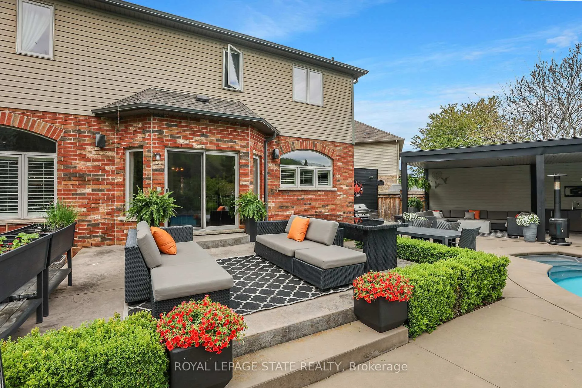 Photo 7 of 20 Catalpa Court, Grimsby, Grimsby West — HOMEH