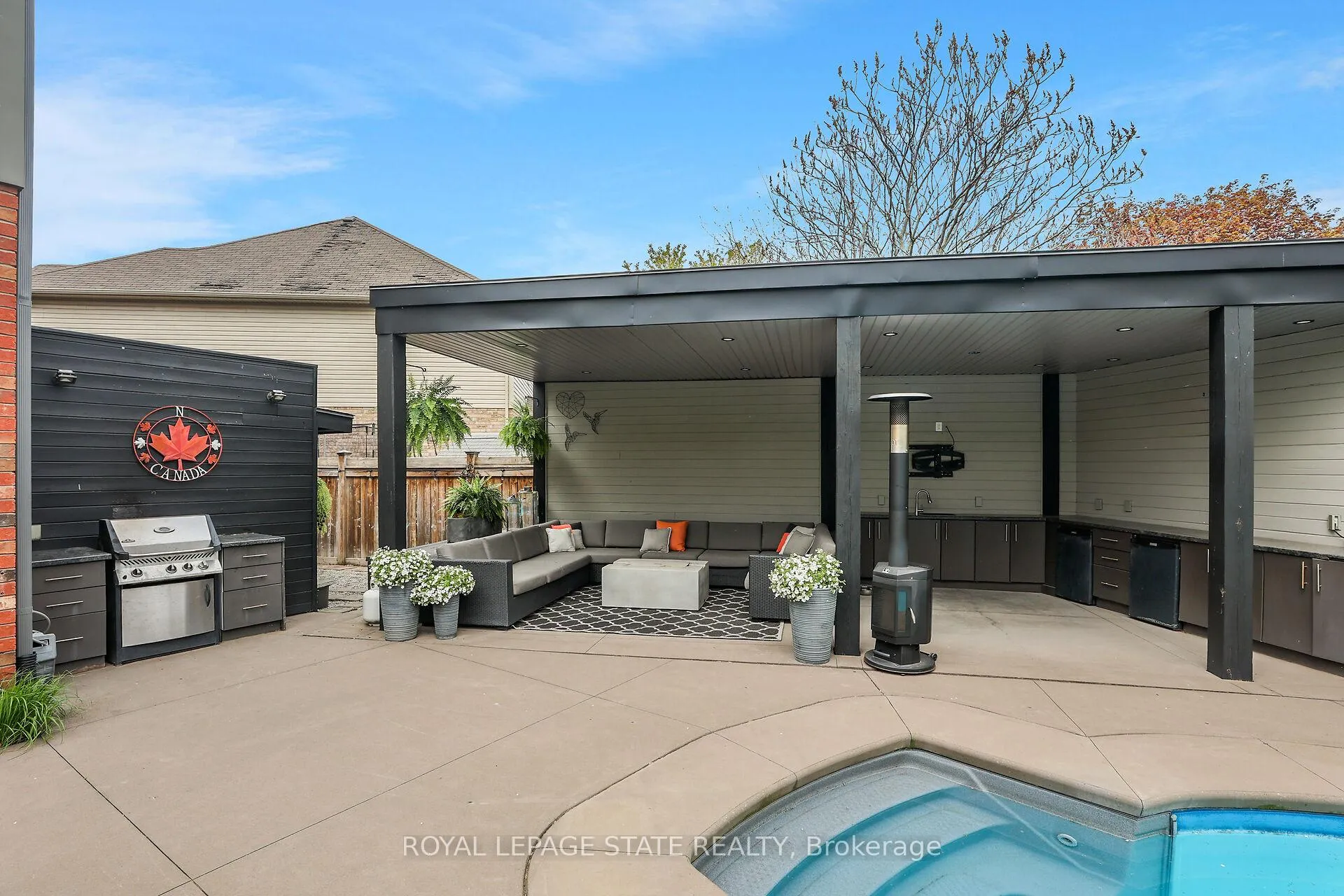 Photo 8 of 20 Catalpa Court, Grimsby, Grimsby West — HOMEH