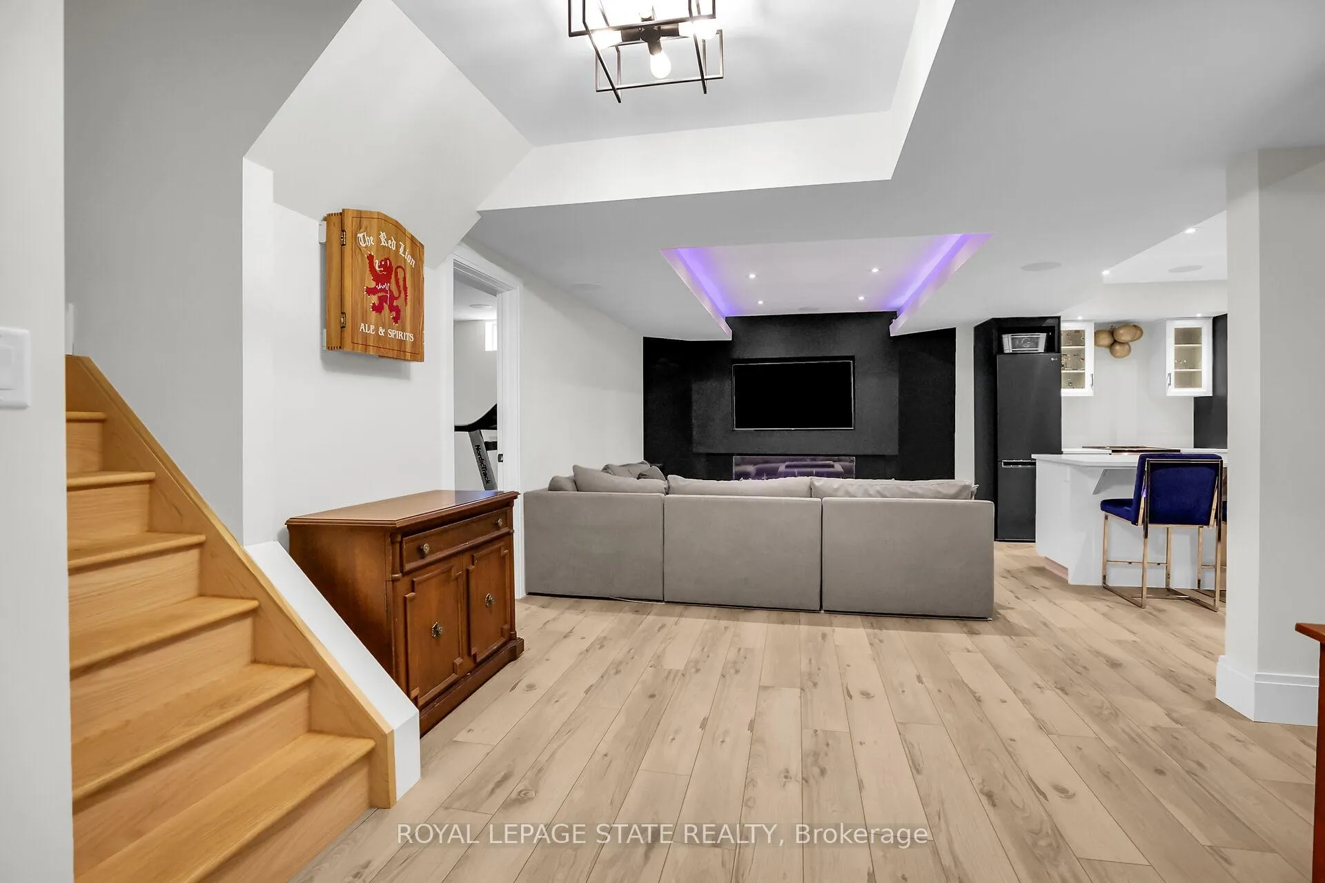 Photo 38 of 20 Catalpa Court, Grimsby, Grimsby West — HOMEH