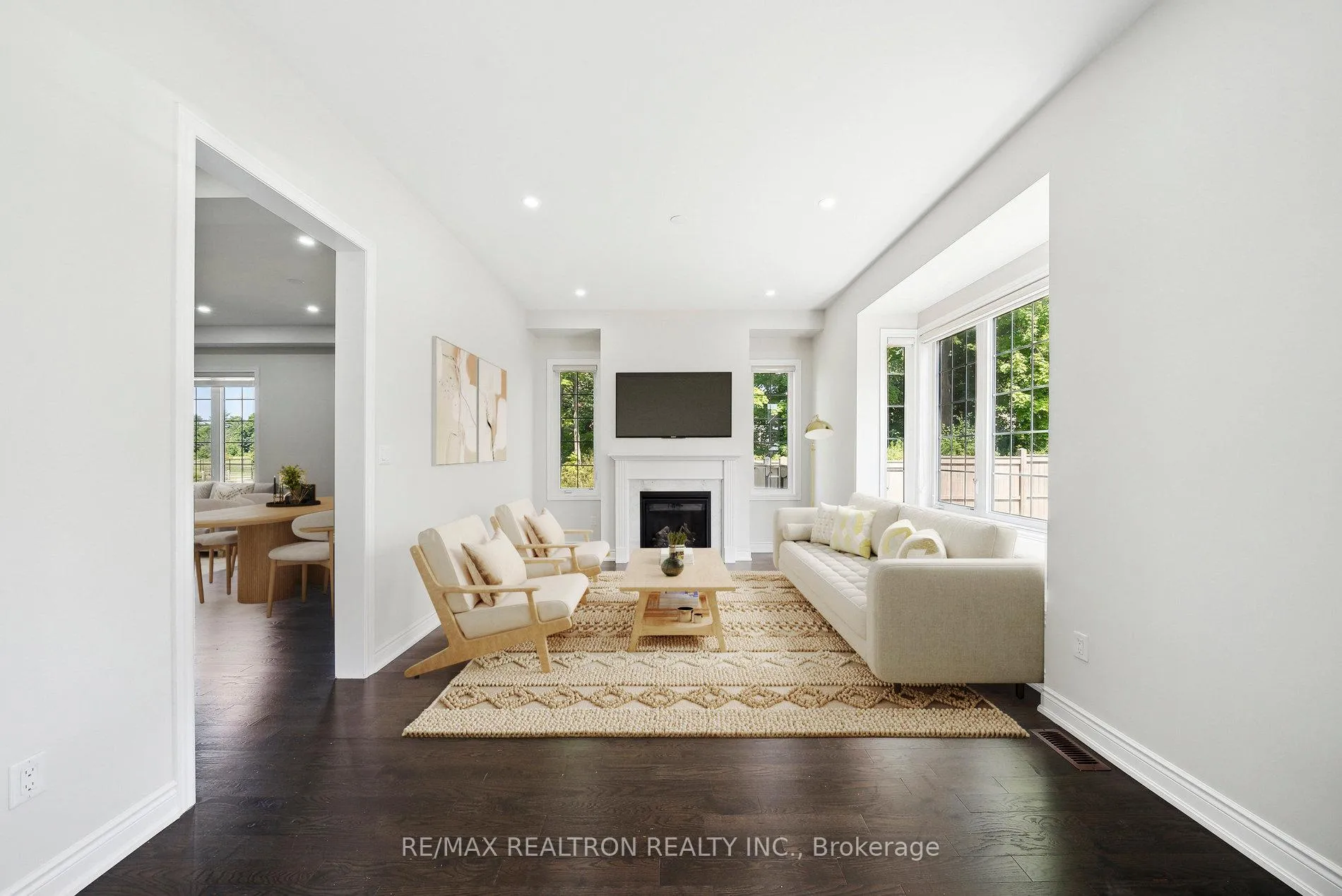 Photo 5 of 65 Cannes Ave, Vaughan, Vellore Village — HOMEH