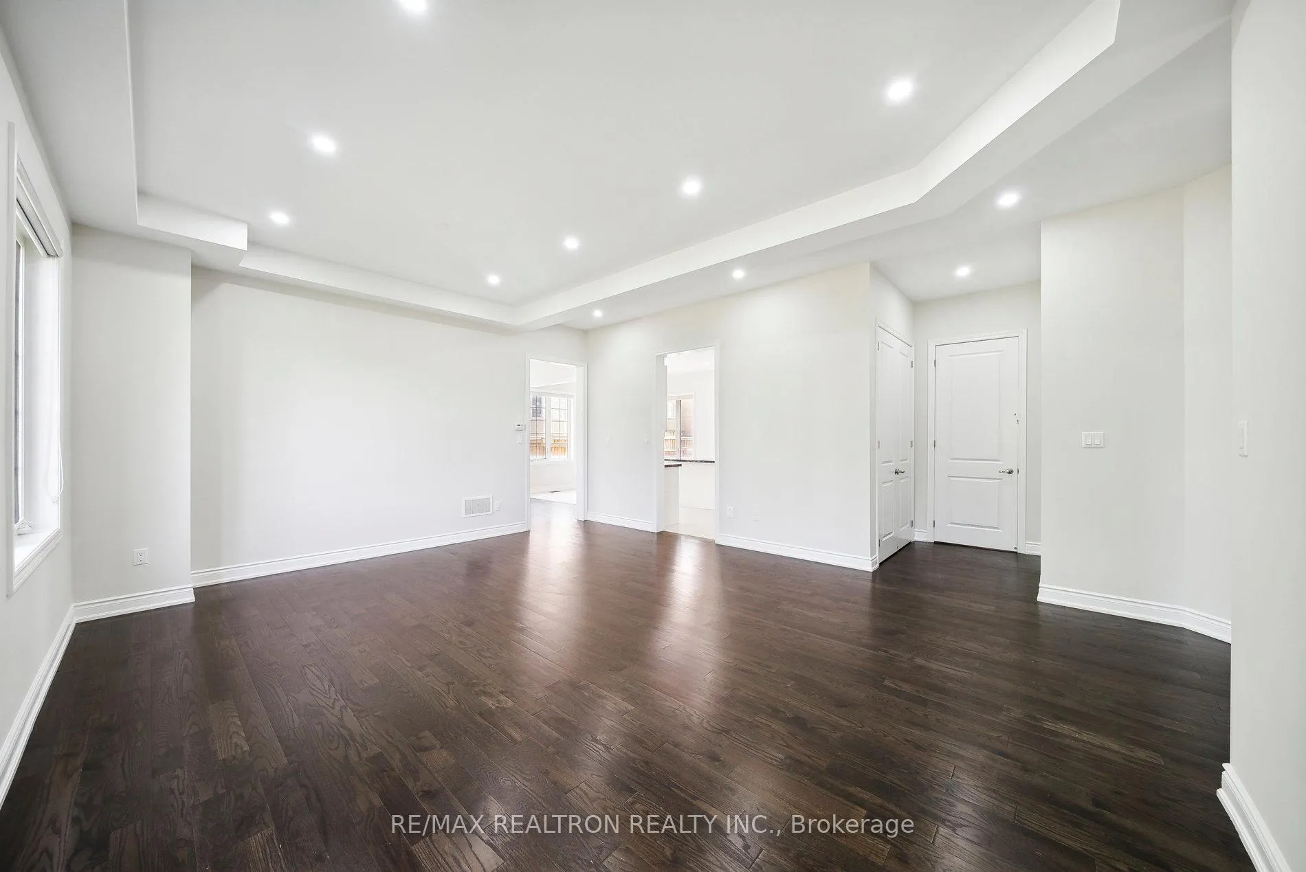 Photo 7 of 65 Cannes Ave, Vaughan, Vellore Village — HOMEH