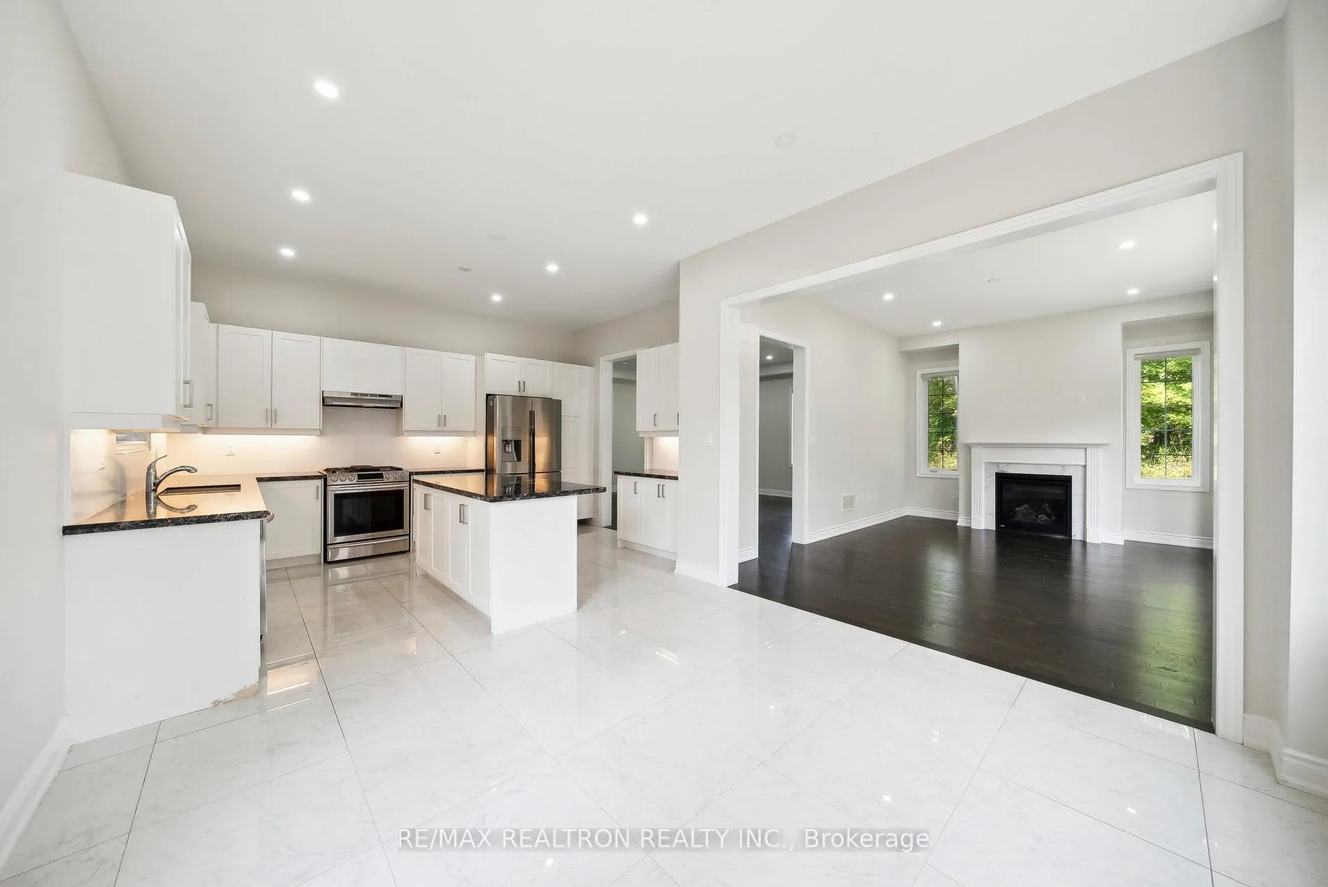 Photo 8 of 65 Cannes Ave, Vaughan, Vellore Village — HOMEH