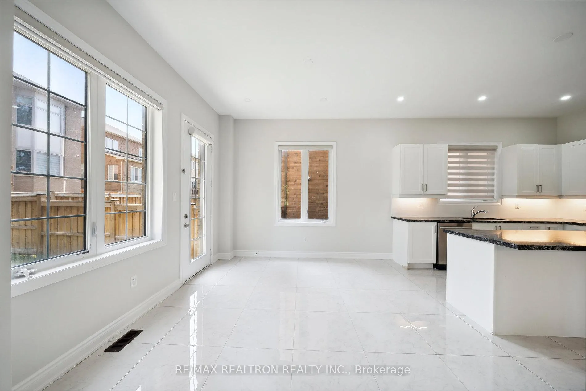 Photo 10 of 65 Cannes Ave, Vaughan, Vellore Village — HOMEH