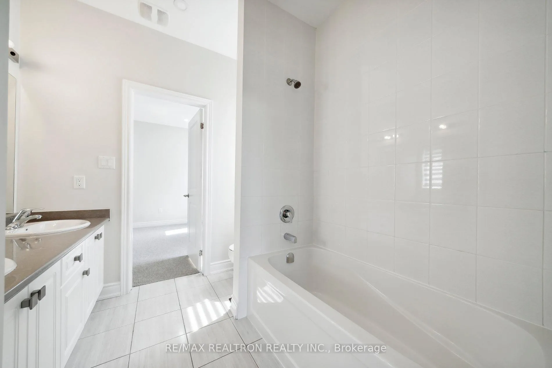 Photo 25 of 65 Cannes Ave, Vaughan, Vellore Village — HOMEH