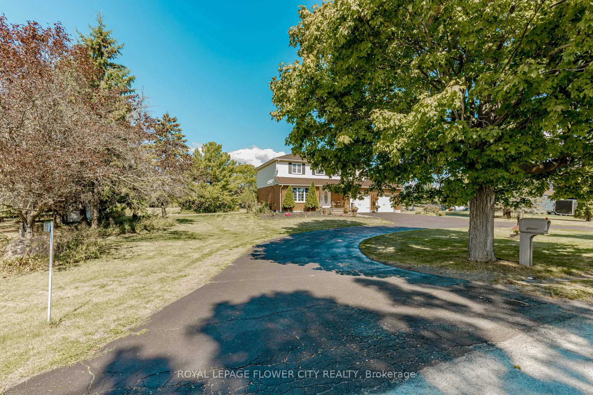 Photo 3 of 169 Sunningdale Drive, Belleville, Thurlow Ward — HOMEH