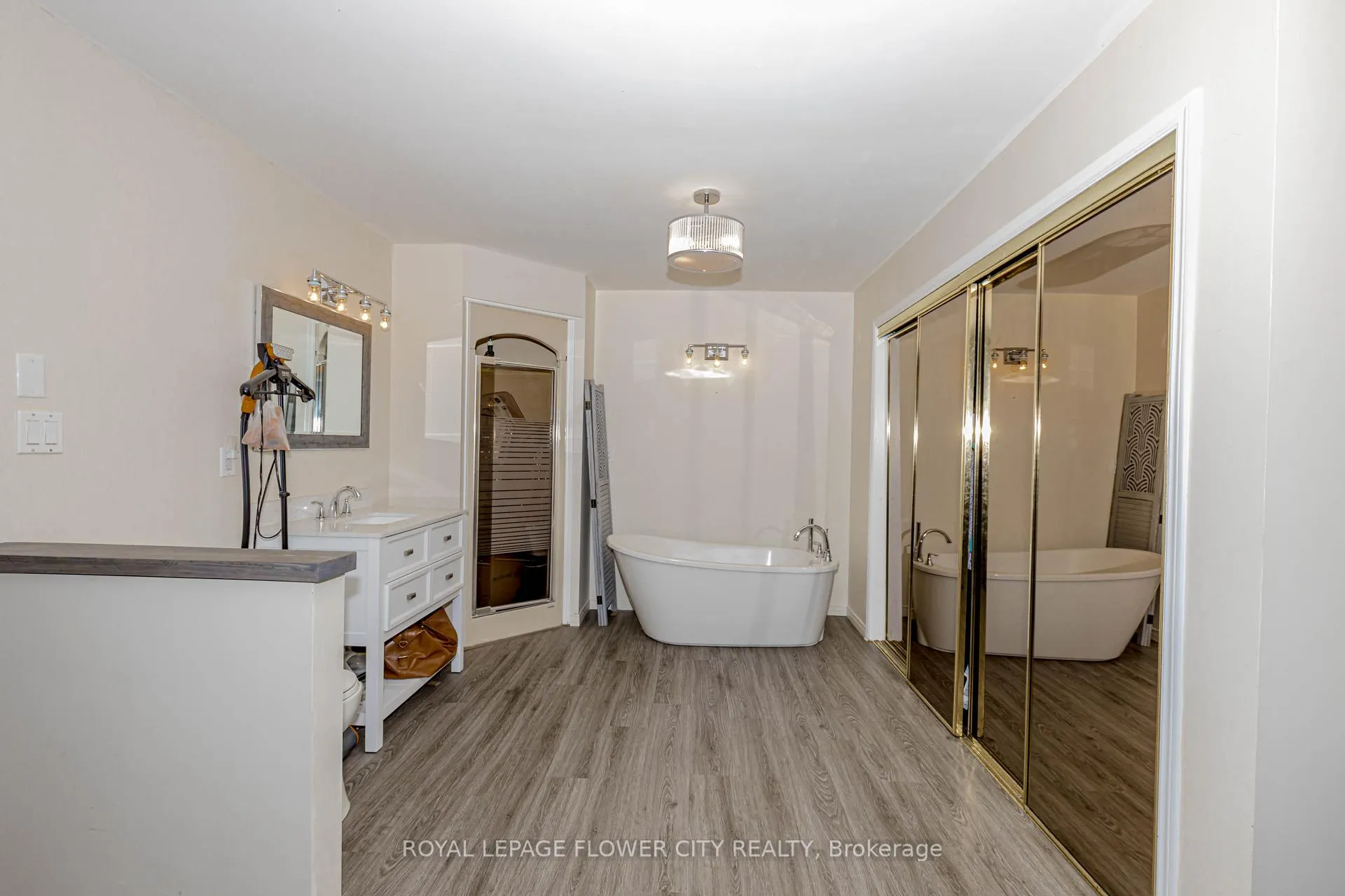 Photo 16 of 169 Sunningdale Drive, Belleville, Thurlow Ward — HOMEH