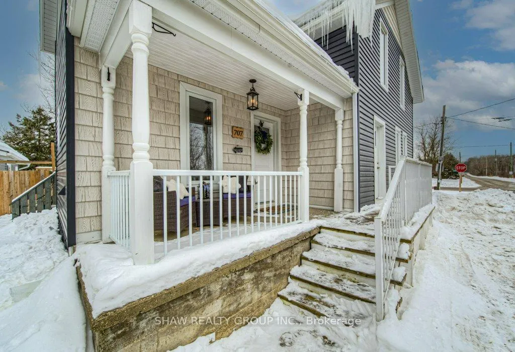 Photo 4 of 707 Conservation Drive, Waterloo, Laurelwood — HOMEH