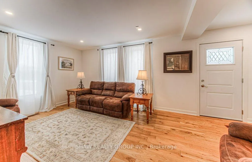 Photo 19 of 707 Conservation Drive, Waterloo, Laurelwood — HOMEH