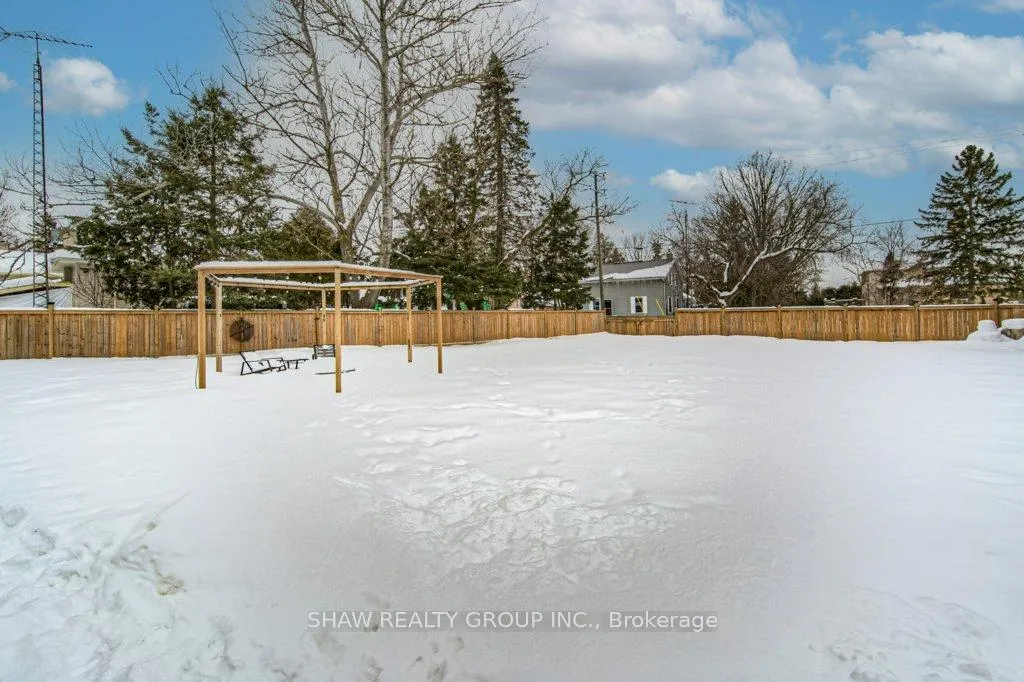 Photo 36 of 707 Conservation Drive, Waterloo, Laurelwood — HOMEH