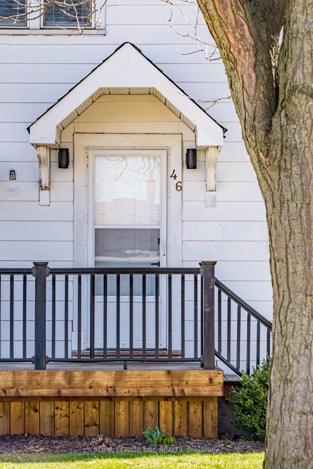 Photo 3 of 46 Marmora Street, St. Catharines, E. Chester — HOMEH