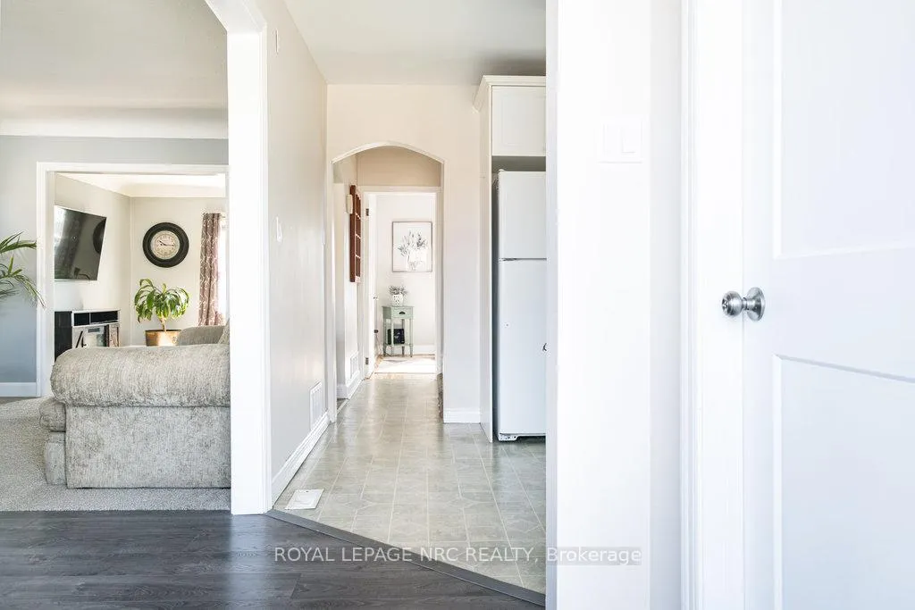 Photo 4 of 46 Marmora Street, St. Catharines, E. Chester — HOMEH