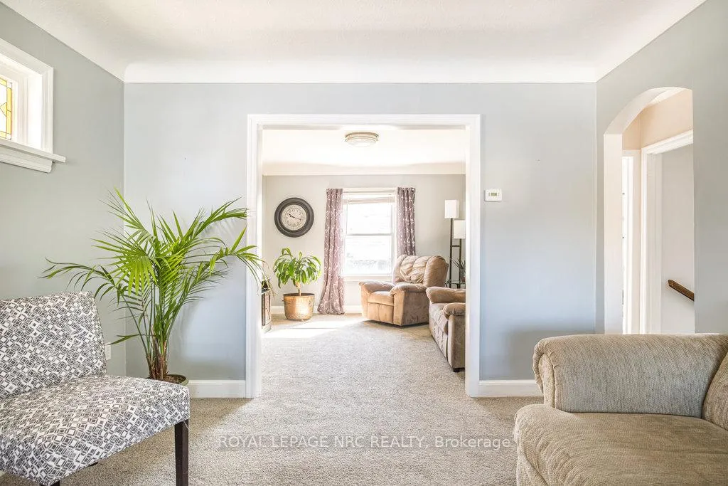 Photo 8 of 46 Marmora Street, St. Catharines, E. Chester — HOMEH