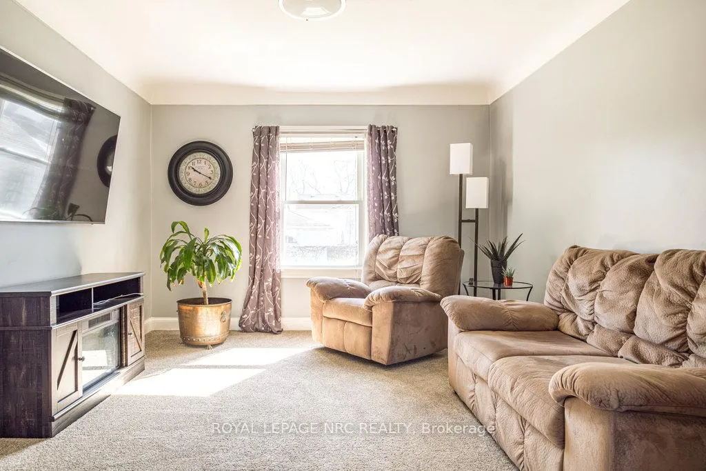 Photo 9 of 46 Marmora Street, St. Catharines, E. Chester — HOMEH