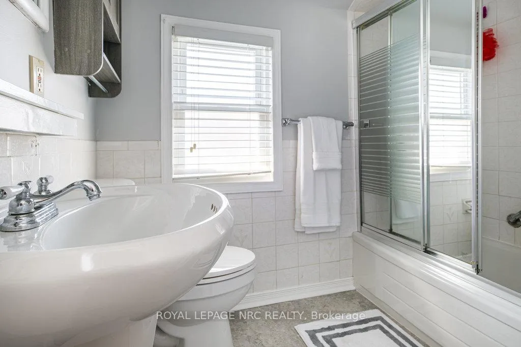 Photo 17 of 46 Marmora Street, St. Catharines, E. Chester — HOMEH