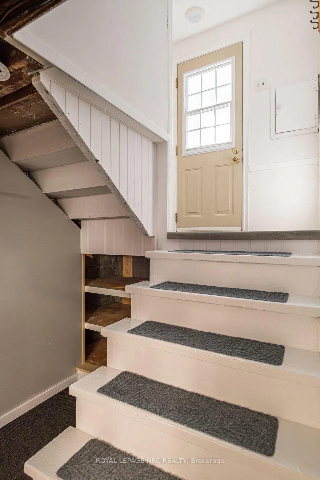 Photo 21 of 46 Marmora Street, St. Catharines, E. Chester — HOMEH