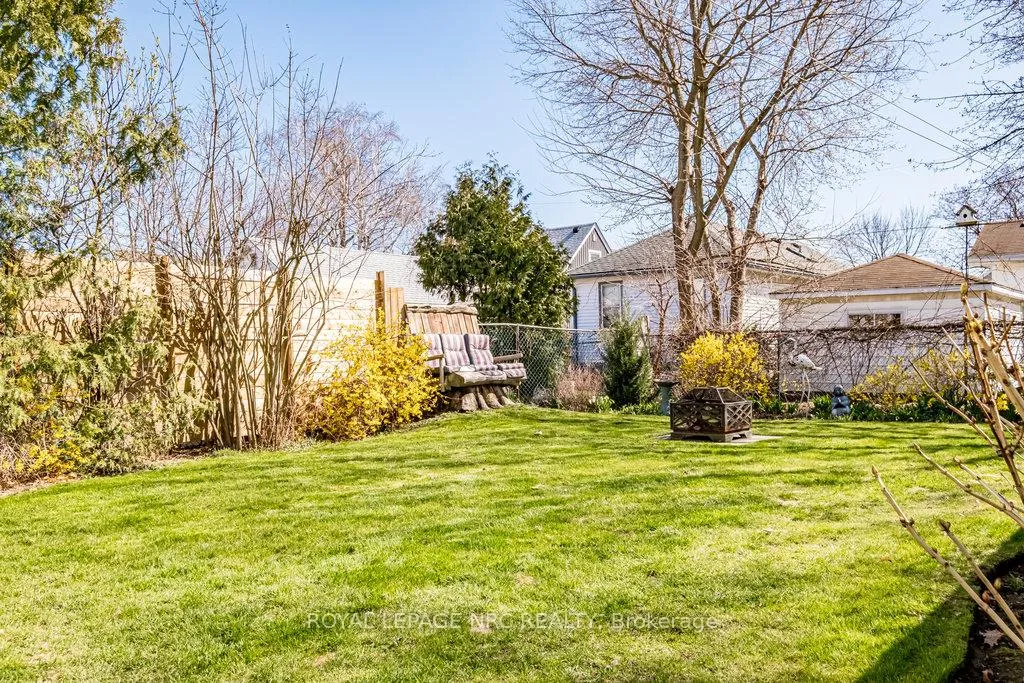 Photo 32 of 46 Marmora Street, St. Catharines, E. Chester — HOMEH