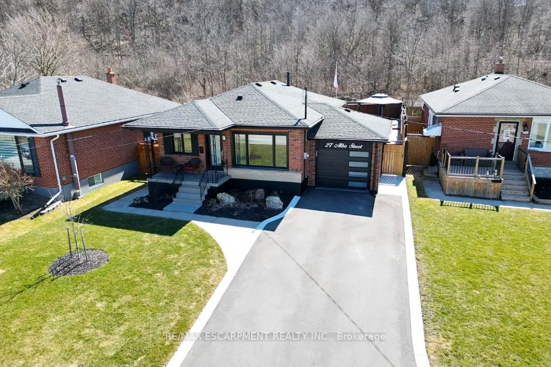 Photo 2 of 27 Alba Street, Hamilton, Stoney Creek — HOMEH