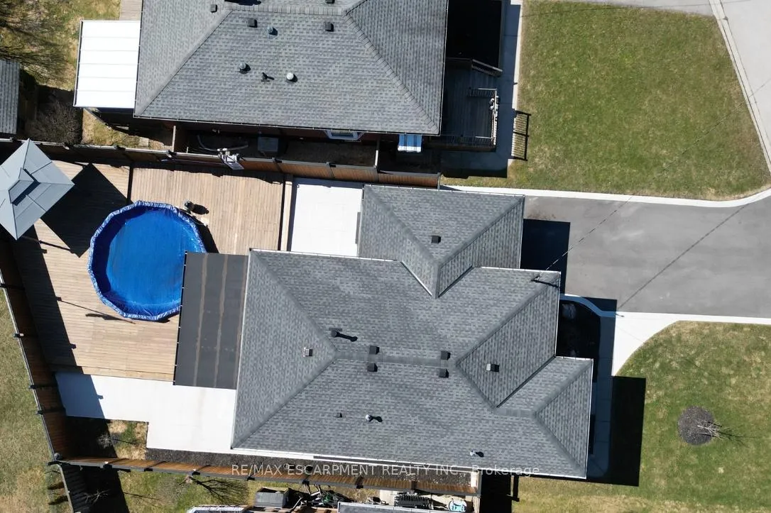 Photo 4 of 27 Alba Street, Hamilton, Stoney Creek — HOMEH