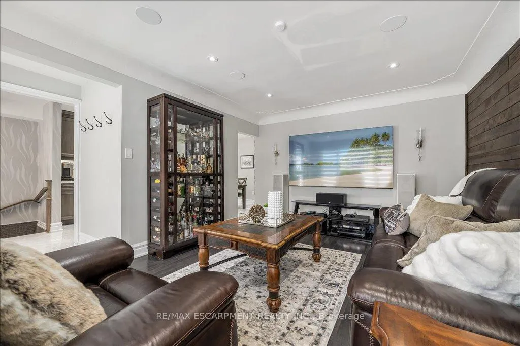 Photo 9 of 27 Alba Street, Hamilton, Stoney Creek — HOMEH
