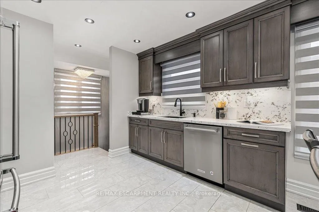 Photo 13 of 27 Alba Street, Hamilton, Stoney Creek — HOMEH