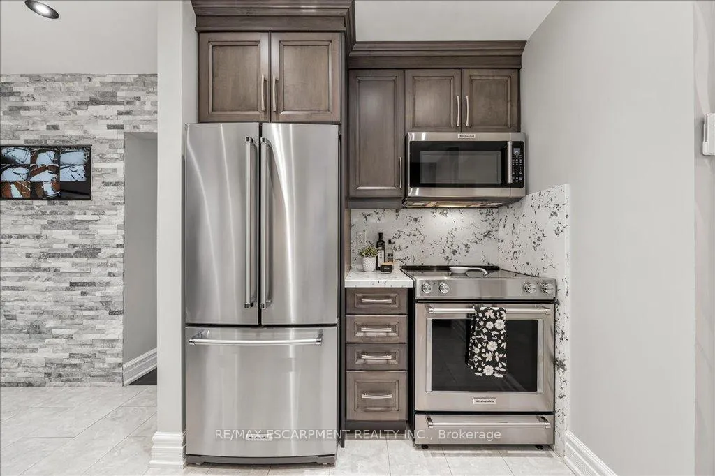 Photo 14 of 27 Alba Street, Hamilton, Stoney Creek — HOMEH