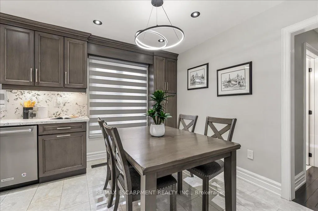 Photo 16 of 27 Alba Street, Hamilton, Stoney Creek — HOMEH