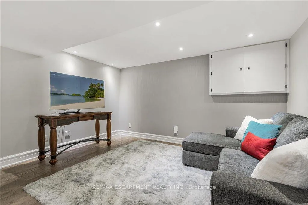 Photo 35 of 27 Alba Street, Hamilton, Stoney Creek — HOMEH