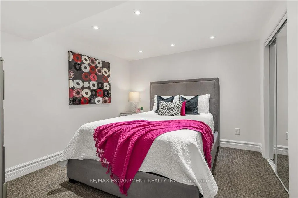 Photo 36 of 27 Alba Street, Hamilton, Stoney Creek — HOMEH