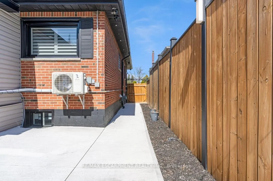 Photo 47 of 27 Alba Street, Hamilton, Stoney Creek — HOMEH