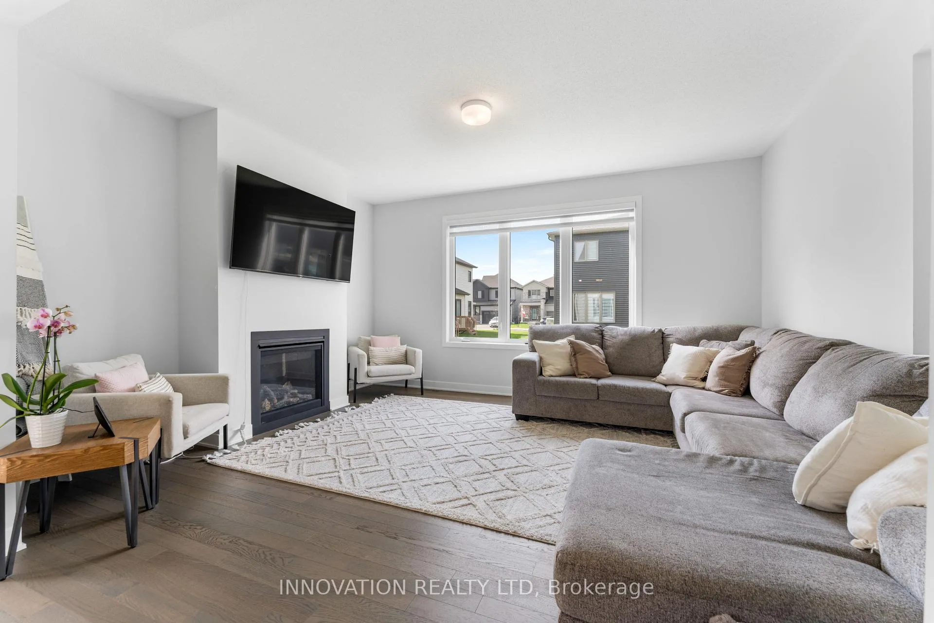 Photo 10 of 1005 Showman Street, Ottawa, Richmond — HOMEH