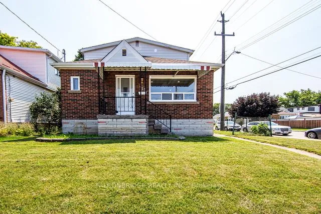 Front of 155 Rosewood Road W
