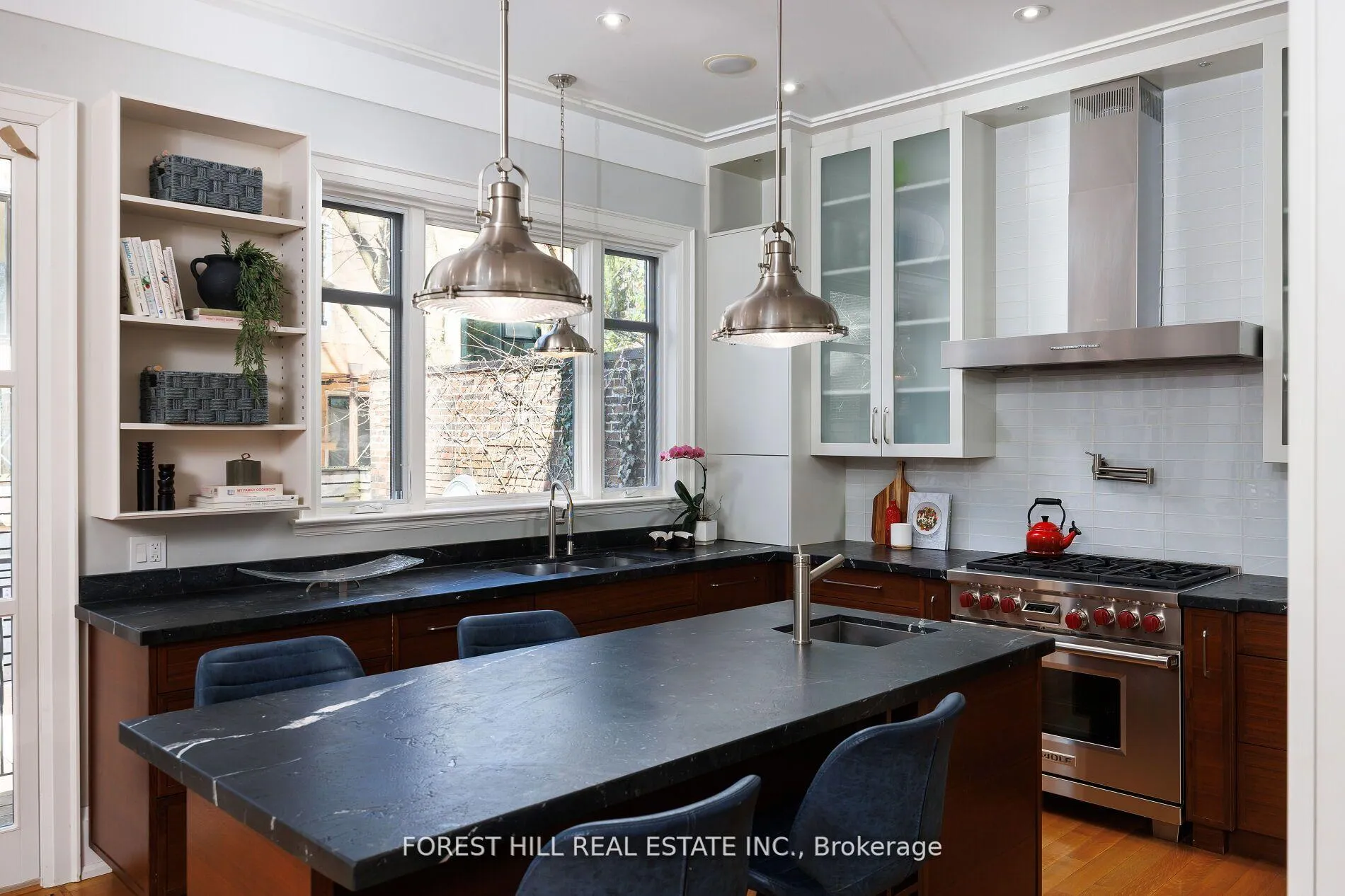 Photo 10 of 102 Chaplin Crescent, Toronto, Yonge-Eglinton — HOMEH