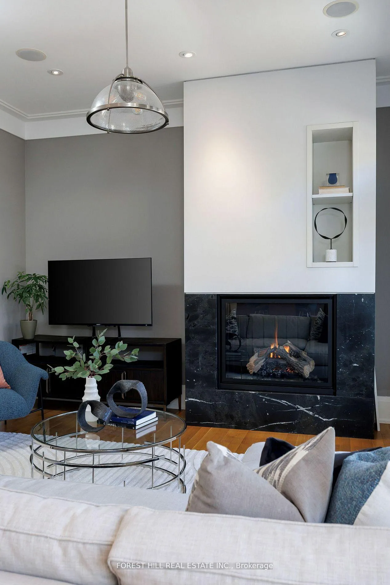 Photo 12 of 102 Chaplin Crescent, Toronto, Yonge-Eglinton — HOMEH