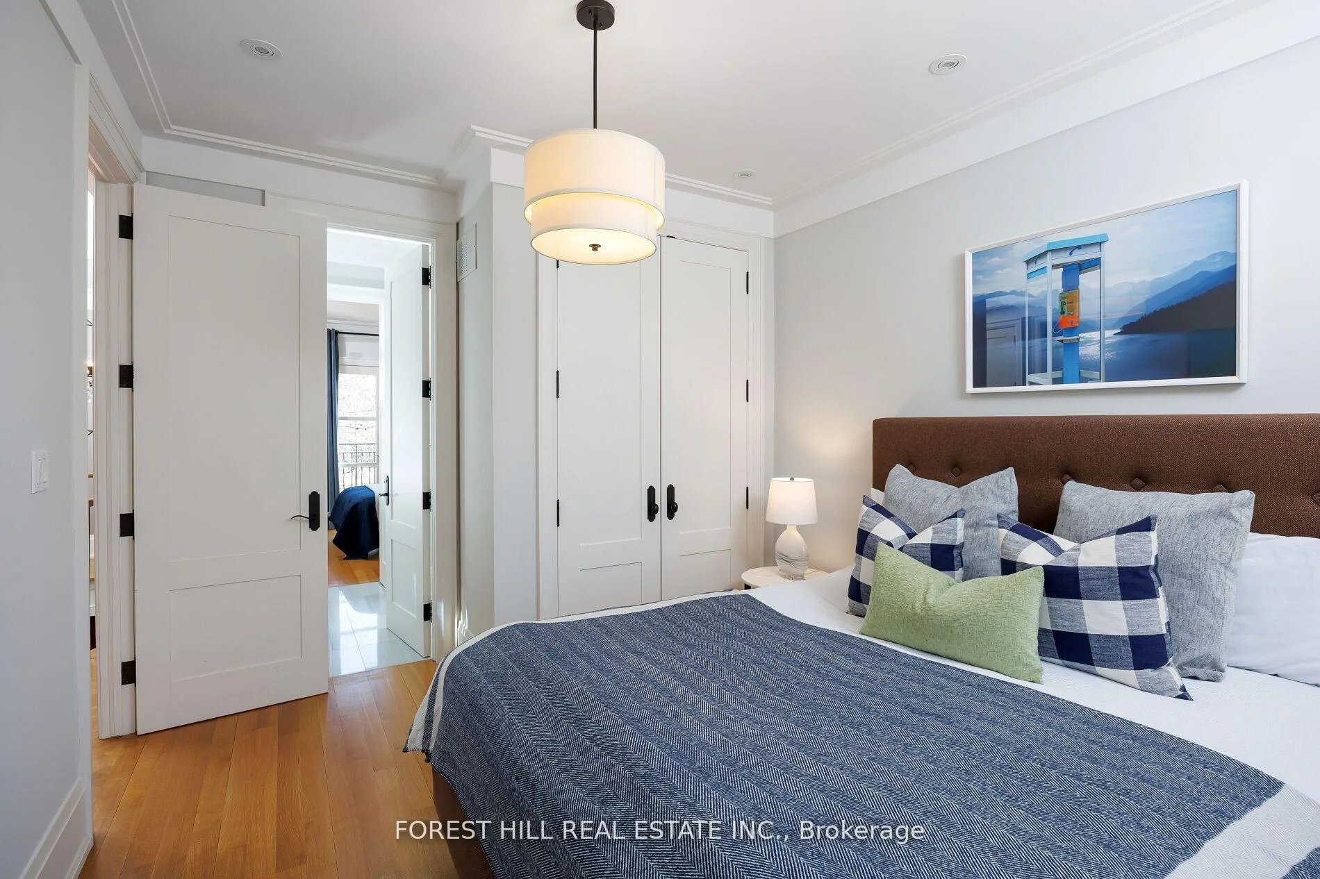 Photo 23 of 102 Chaplin Crescent, Toronto, Yonge-Eglinton — HOMEH