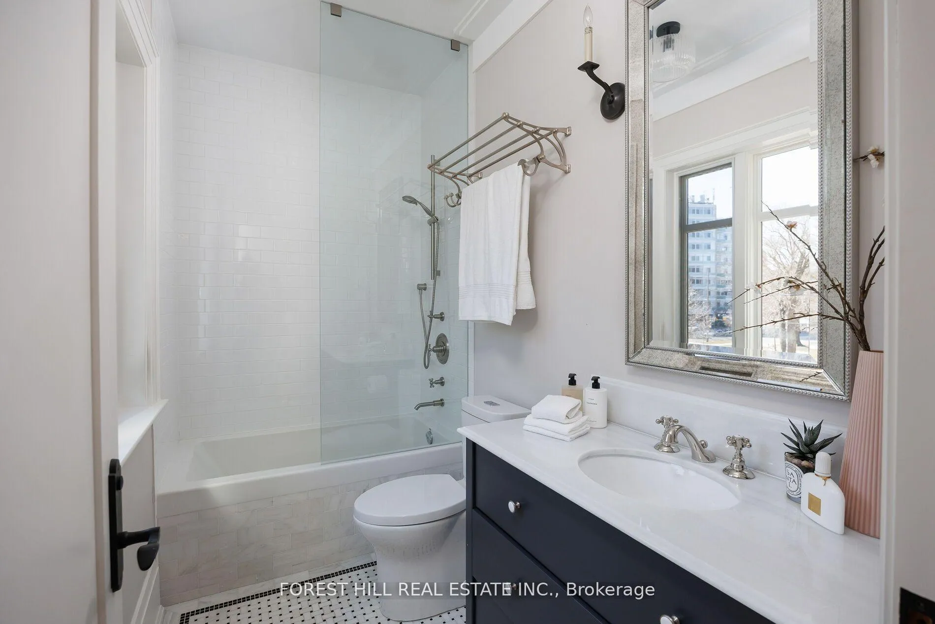 Photo 27 of 102 Chaplin Crescent, Toronto, Yonge-Eglinton — HOMEH